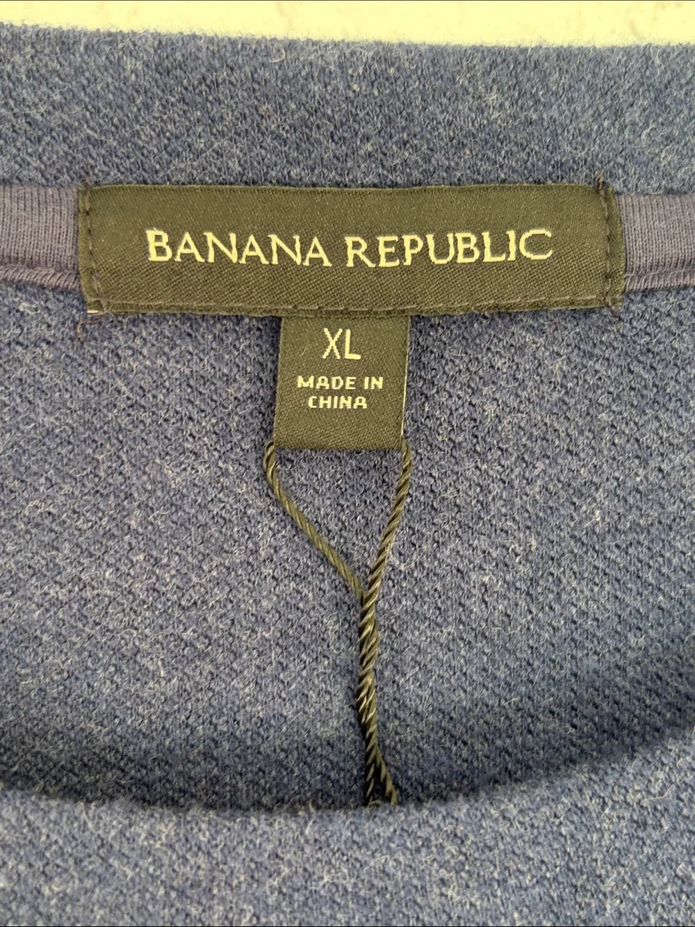 Banana Republic Men's soft Crewneck Sweater in Navy Blue size XL